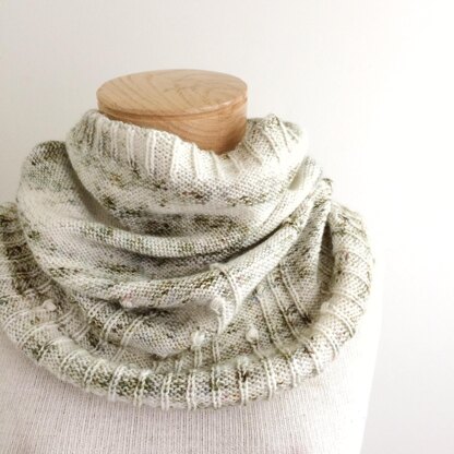 Early Spring Bud Cowl