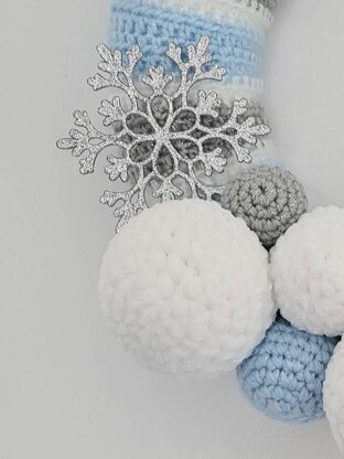 Crochet Christmas Wreath Pattern - Blizzard