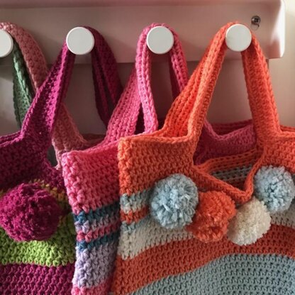 Crochet Pom Pom Bag