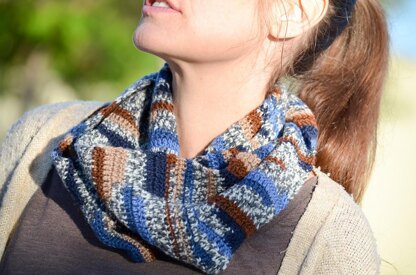 Lazy River Crochet Cowl