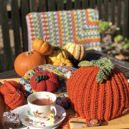 Spiced Pumpkin Knitted Tea Cosy