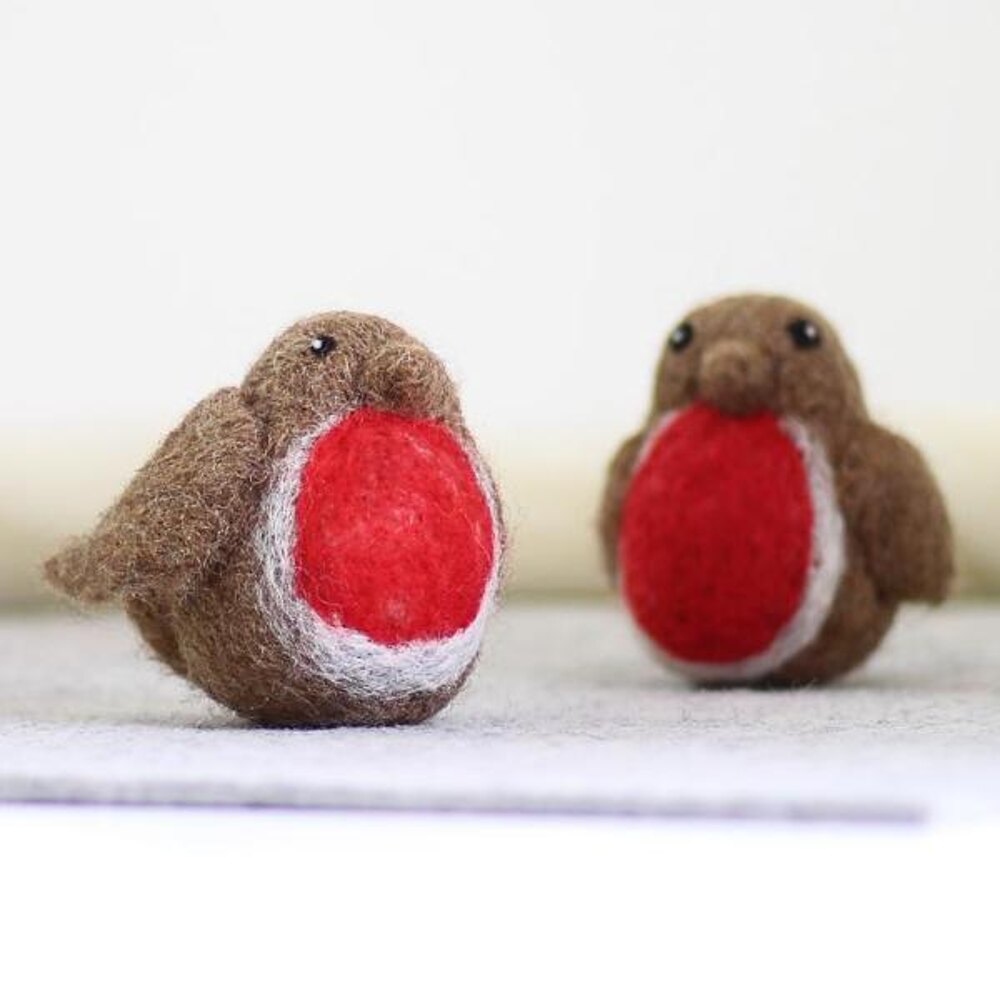 Hawthorn Handmade Robins Needle Felting Kit (pair) - 10cm