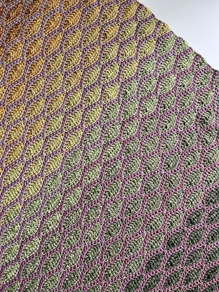 The Garden of Honey shawl - Crochet pattern - Knotsosquare