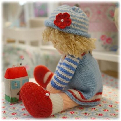 A TEAROOM Doll Hat