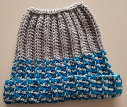 Ribbed stitch ponytail hat