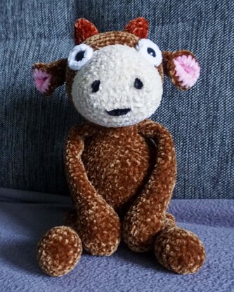 Crochet pattern little calf Matilda