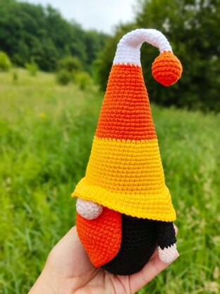 Gnome candy corn