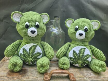 Mary Jane Leaf Stash Jar Bear