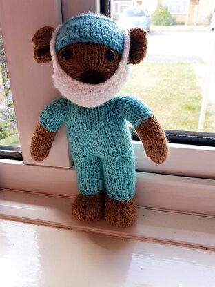 Scrub nurse Teddy