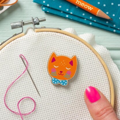 Hawthorn Handmade Cat Magnetic Needle Minder