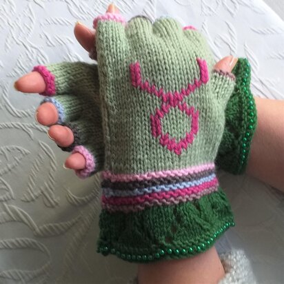 Star Sign Stash Mittens - TAURUS