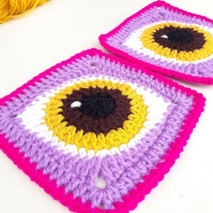 Crochet Eye Granny Square, a free crochet pattern - Morine's Shop