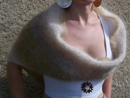 TOUCH OF NATURE capelet