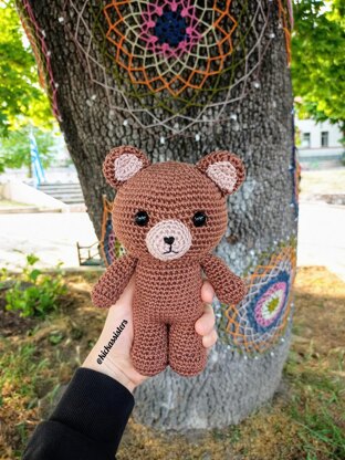 Brown and white bears amigurumi