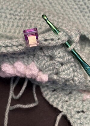 Daisy Granny Square Teacosy