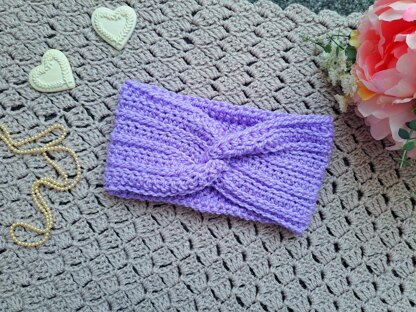 Crochet Feminine Twist Headband Pattern