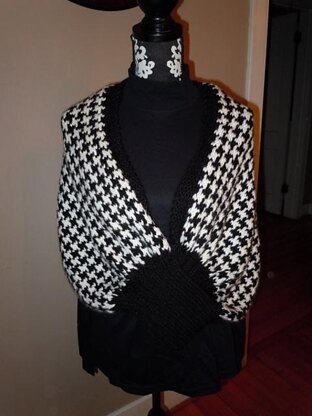 A Houndstooth Wrap About Town