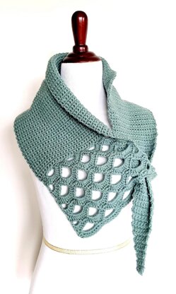 Asymmetric Keyhole Shell Scarf
