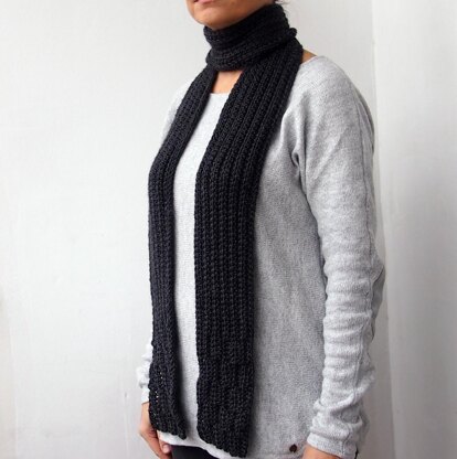 Long knit-look scarf