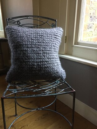 Homestyle chunky cushion