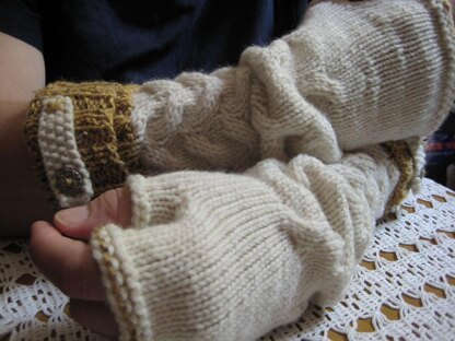 Shake the Barley Fingerless Gloves