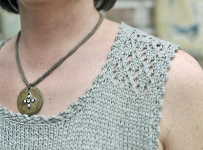 Valerie - Lace yoke tunic
