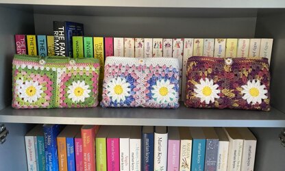 Crochet paperback book cover/sleeve