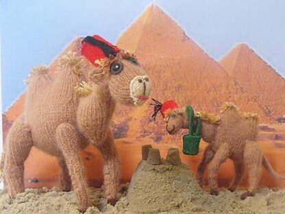 CARMELLA  AND CALLUM  CAMELS TOY KNITTING PATTERN