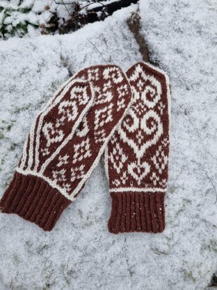 Ailith & Ailin mittens