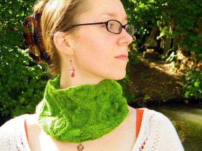 Grasshopper cowl