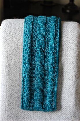 Lynne Marie Cabled Cowl
