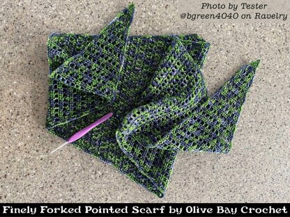 Finely Forked Pointed Scarf