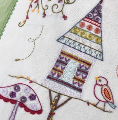 Un Chat Dans L'Aiguille Autumn Birdhouse Embroidery Kit