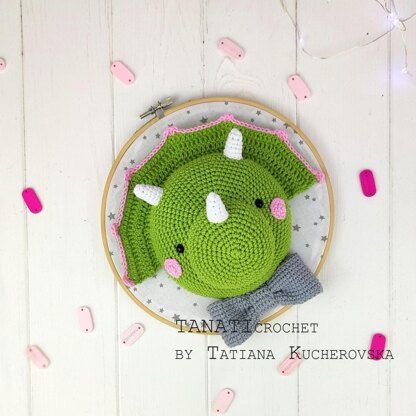 CROCHET PATTERN “Wall hanging Triceratops”