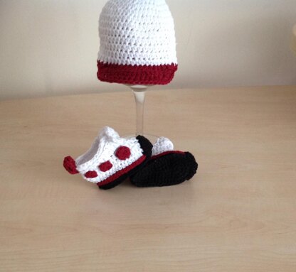 Sporty Baby Bootie & Hat Set N 233