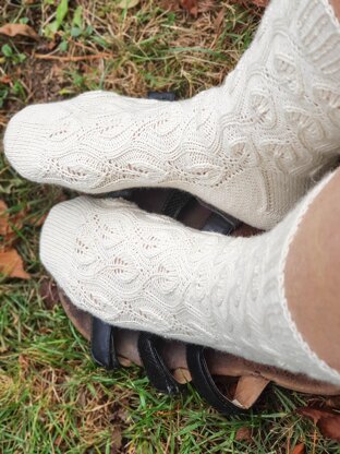 Toe Up Leaf twine Socks