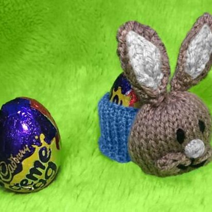 Peter Rabbit Creme Egg Choc Holder - knitting pattern