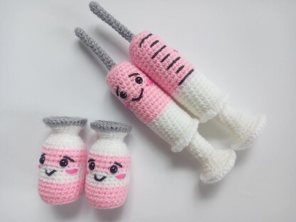 Crocheted vaccine Syringe