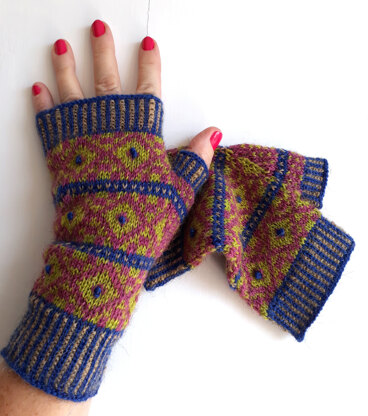 Studded fingerless mitts