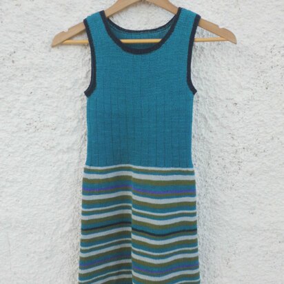 LEONORA, a pinafore dress for kids