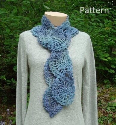 Cascading Pineapples Scarf - PA-301