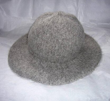 Broad brimmed monmouth cap