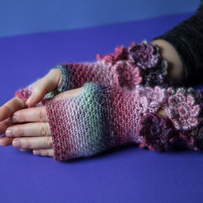 Lovers of flowers/mitts