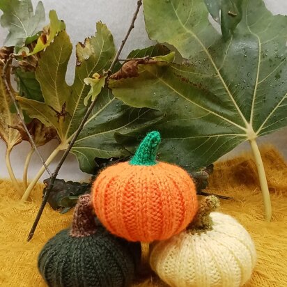 PDF Munchkin Pumpkin KNITTING PATTERN Autumn Decoration/Garland Dk Hanging Decoration Bauble Halloween Fall Autumn Cute