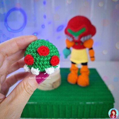 Samus Aran & Mini Metroid Amigurumi Crochet Pattern – PDF (US Terms)