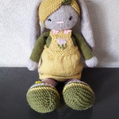 Primrose Bunny - knitting pattern