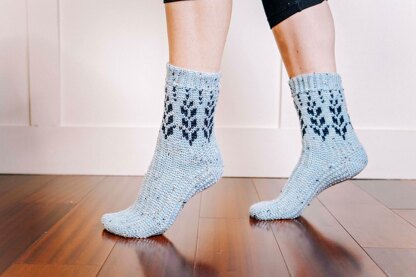 Vine Colorwork Crochet Socks