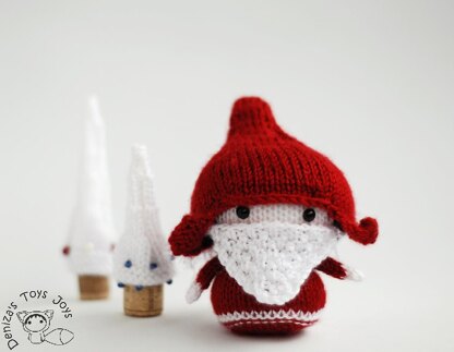 Small Santa Gnome. Tanoshi family Toy.