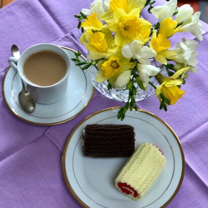 Play Food Jam or Chocolate Mini Rolls in Patons Fab DK - knitting pattern