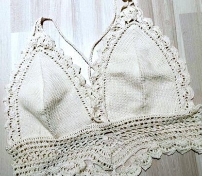 Sandlide Bralette Crochet pattern by Lēlē Stern